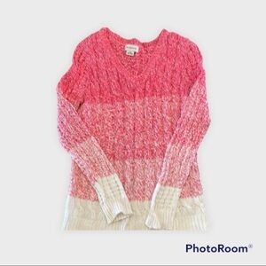 Bright pink and white sweater 0121